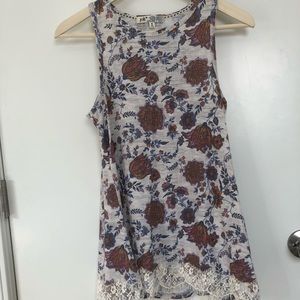NWOT floral tank with lace